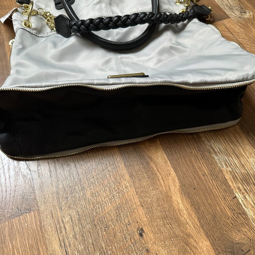 NWT* Steve Madden Grey Satchel with side zipper detail - Picture 4 of 9
